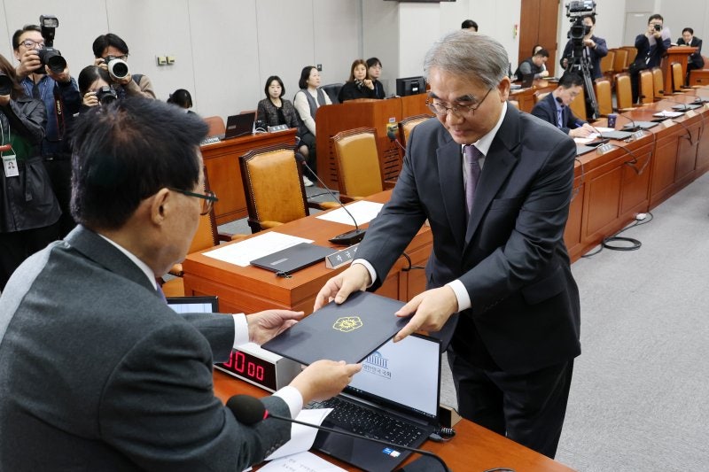 대통령 권한대행 <b>헌법재판관 임명</b> '논란'…연내 취임할까