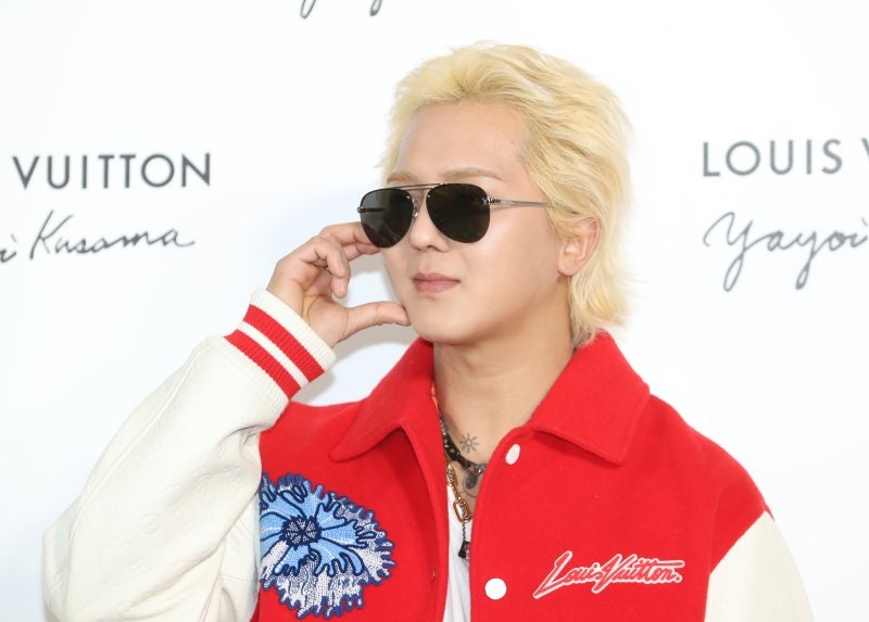 "대인기피로 병가" <b>송민호</b>, 고성에서 DJ<b>파티</b> 목격담 나왔다