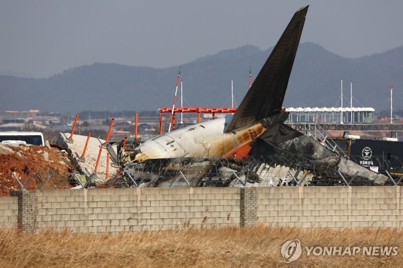 남자<b>프로배구</b>, 경기 시작 전 무안공항 참사 희생자 애도