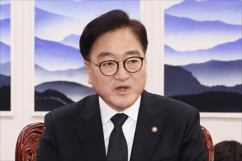 <b>우원식</b>, 崔 <b>헌법재판관</b> 2인 <b>임명</b>에 "국회 선출권 침해...강력 유감"