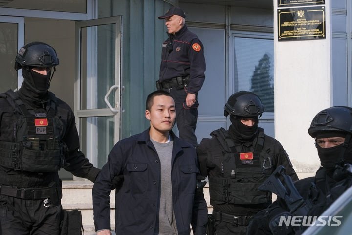테라 폭락 <b>권도형</b>...."<b>미국</b> FBI로 신병 인계"
