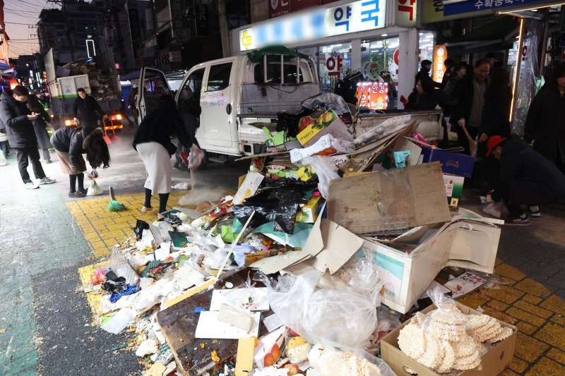 ‘<b>깨비시장</b> 차량 <b>돌진</b>’ <b>운전자</b>, 2년 전 <b>치매</b>진단 받았다…경찰 진술 확...