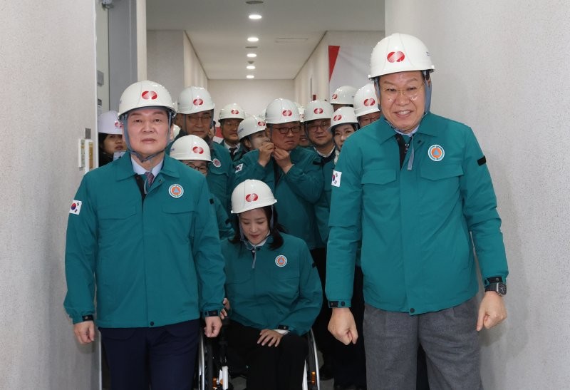 與野, 반도체법 이어 <b>전력망</b>법 처리에 속도전.."<b>AI</b>파도 올라타야"