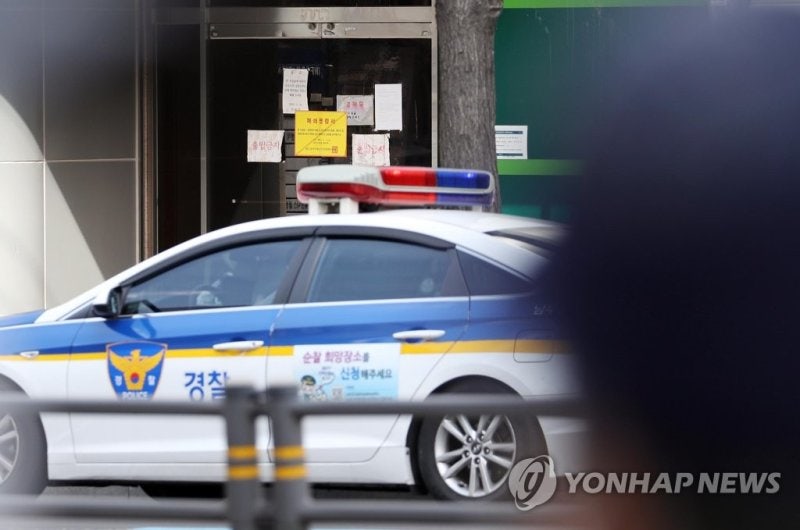 광주 '112 출동' <b>경찰관 흉기 피습</b>...<b>피의자</b> 실탄 맞고 <b>사망</b>