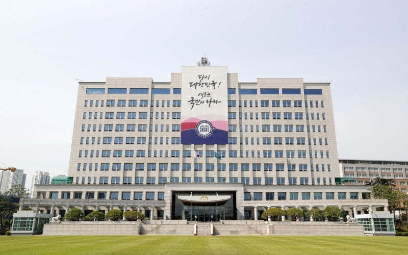 <b>대통령</b>실 "尹 <b>개헌의지</b> 실현돼 새 시대 열기를 희망"