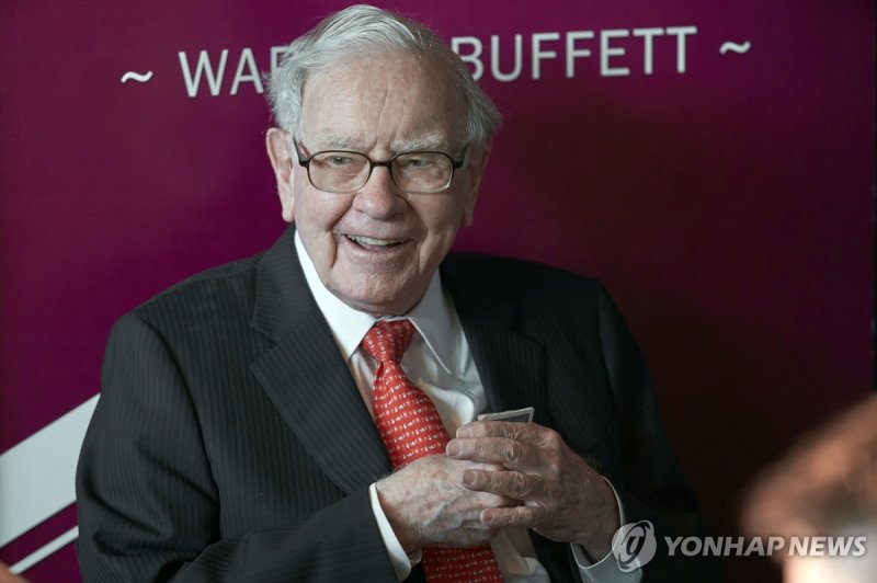 現年94歲的主席沃倫·巴菲特（Warren Buffett）領導伯克希爾·哈撒韋（Bucksire），美國投資者批評特朗普總統的關稅政策。材料照片。Yonhap新聞