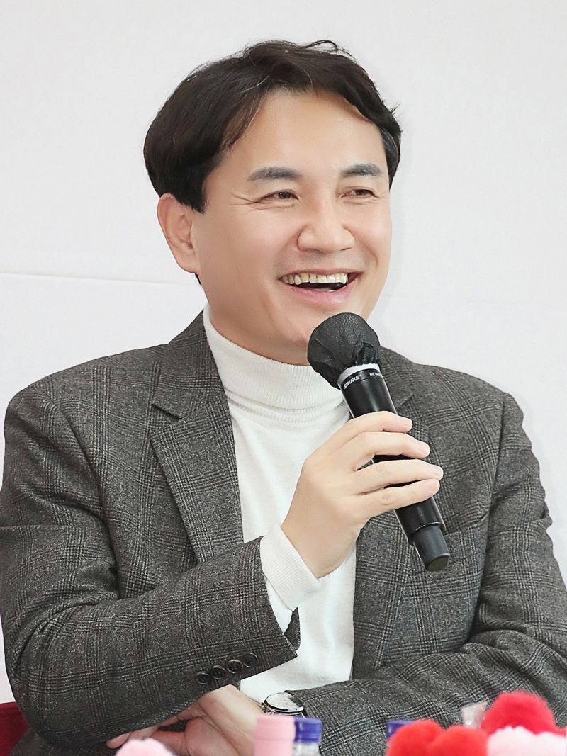 김진태 강원도지사, 리얼미터 조사 1위! 이유는? 🌟