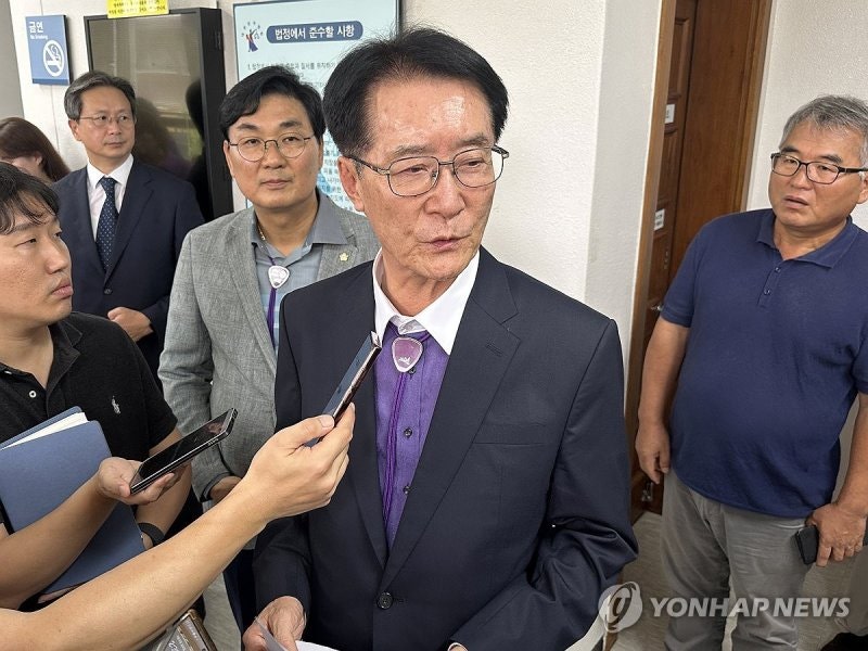 '특혜채용' <b>박우량 신안군수</b>, <b>징역형</b> 집유 확정…직 상실