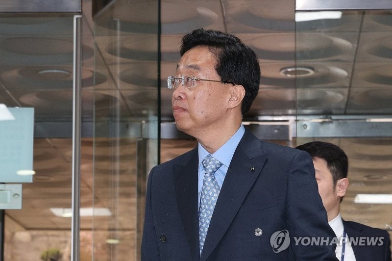 '백현동 <b>뇌물 수수</b> 혐의' <b>전준경</b> 전 부원장, 1심 징역 2년 6개월