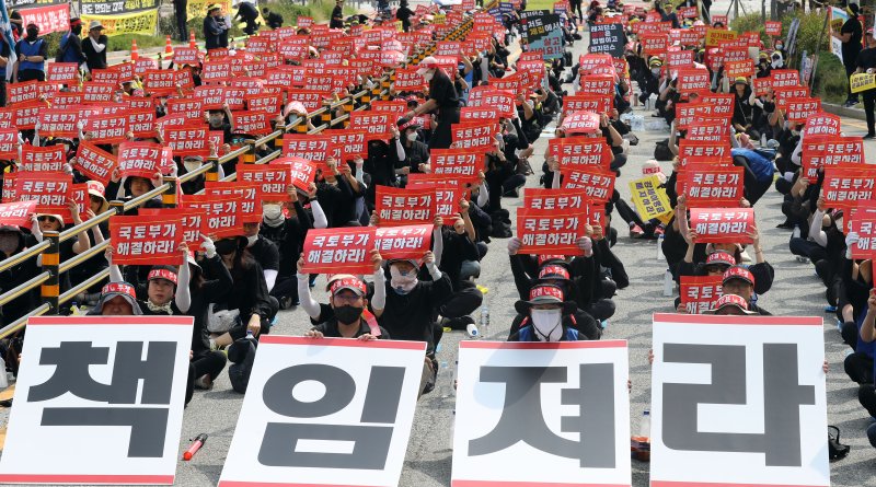 결국 '벌금 폭탄' 터진다...법 통과 지연에 레지던스 곳곳 '비명'