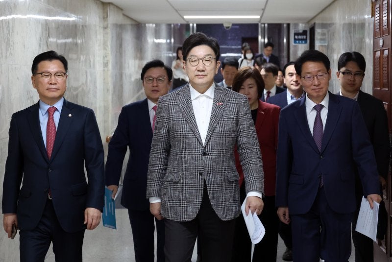 <b>권성동</b> "<b>이재명</b> 대통령 되면 법재완박 <b>셀프사면</b> 프로젝트 강행할 것"