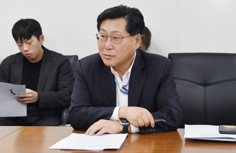 최지영 기획재정부 국제경제관리관이 5일 오후 서울 종로구 정부서울청사에서 열린 '국내외 상황 점검 및 대응방향 논의 1급 회의'를 주재하고 있다.(기획재정부 제공) / 뉴스1 제공