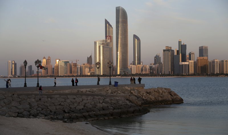 월트디즈니의 7번째 테마파크가 아랍에미리트연합(UAE) 아부다비에 들어선다고 디즈니가 7일(현지시간) 밝혔다.아부다비 테마파크에 디즈니는 돈 대신 노하우만 전수하면서 로열티를 챙기기로 했고,주가는 10% 폭등했다