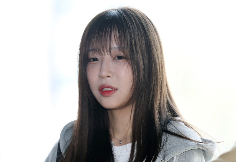강남경찰서 향하며 취재진 질문에 답하는 쯔양 (서울=연합뉴스) 김성민 기자 = 가로세로연구소 대표 김세의씨를 협박 등의 혐의로 고소한 '1천만 유튜버' 쯔양(본명 박정원)씨가 16일 조사를 위해 서울 강남구 강남경찰