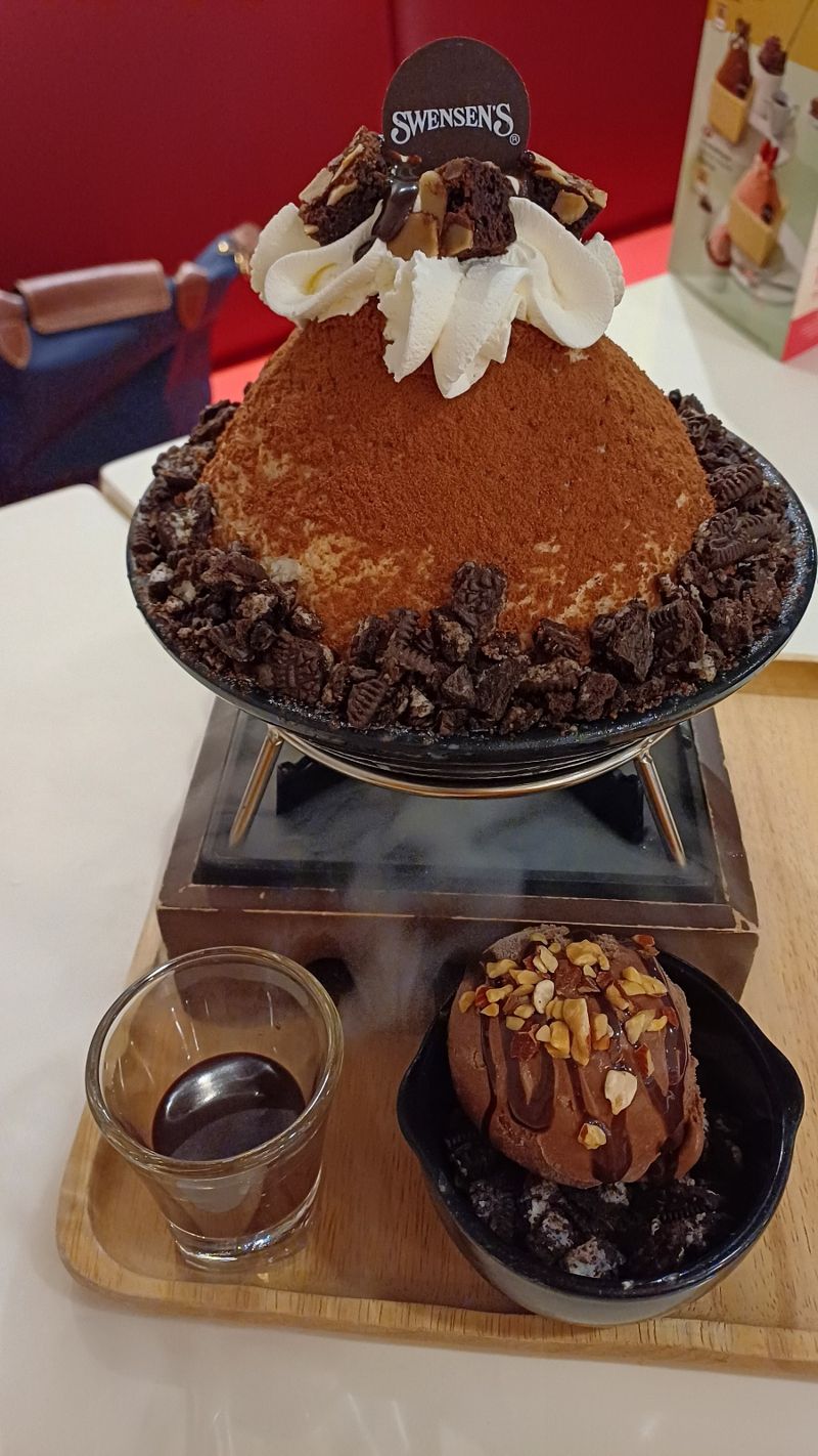 스웬슨 초코 빙수와 아이스크림.