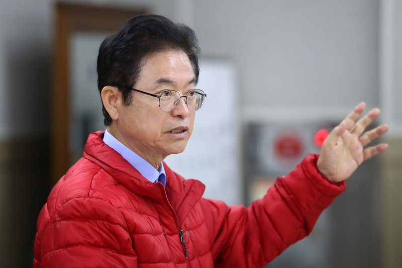 Lee Cheol-woo, Governor of Gyeongbuk. News1