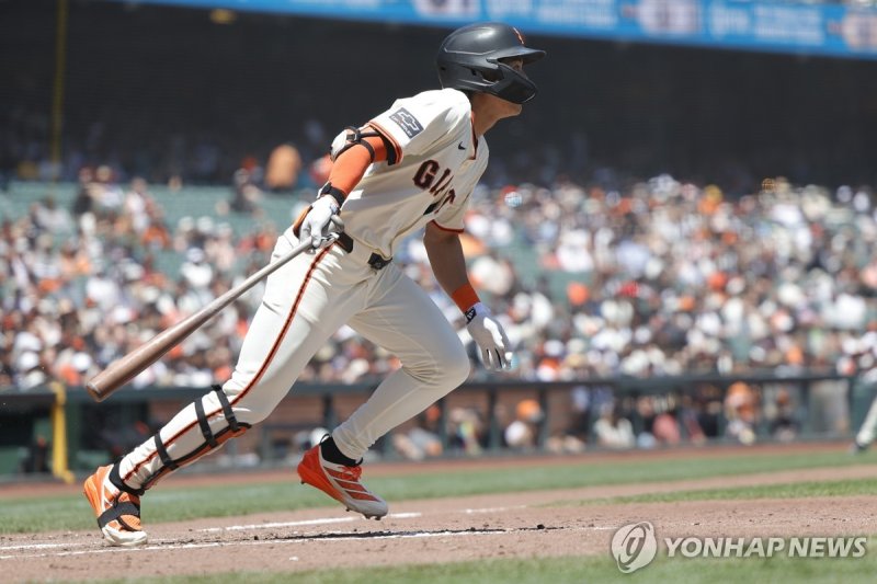 <b>이정후</b> "슬럼프 탈출 완료했습니다".... <b>2루타</b> 포함 3출루 <b>맹활약</b>
