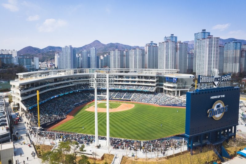 전국 <b>야구장 안전</b>점검한다...국토부 "조속히 실시"