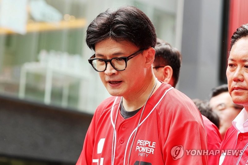 한동훈 “<b>국민</b>, 불법계엄 옹호한 구태정치에 퇴장명령 내린 것”
