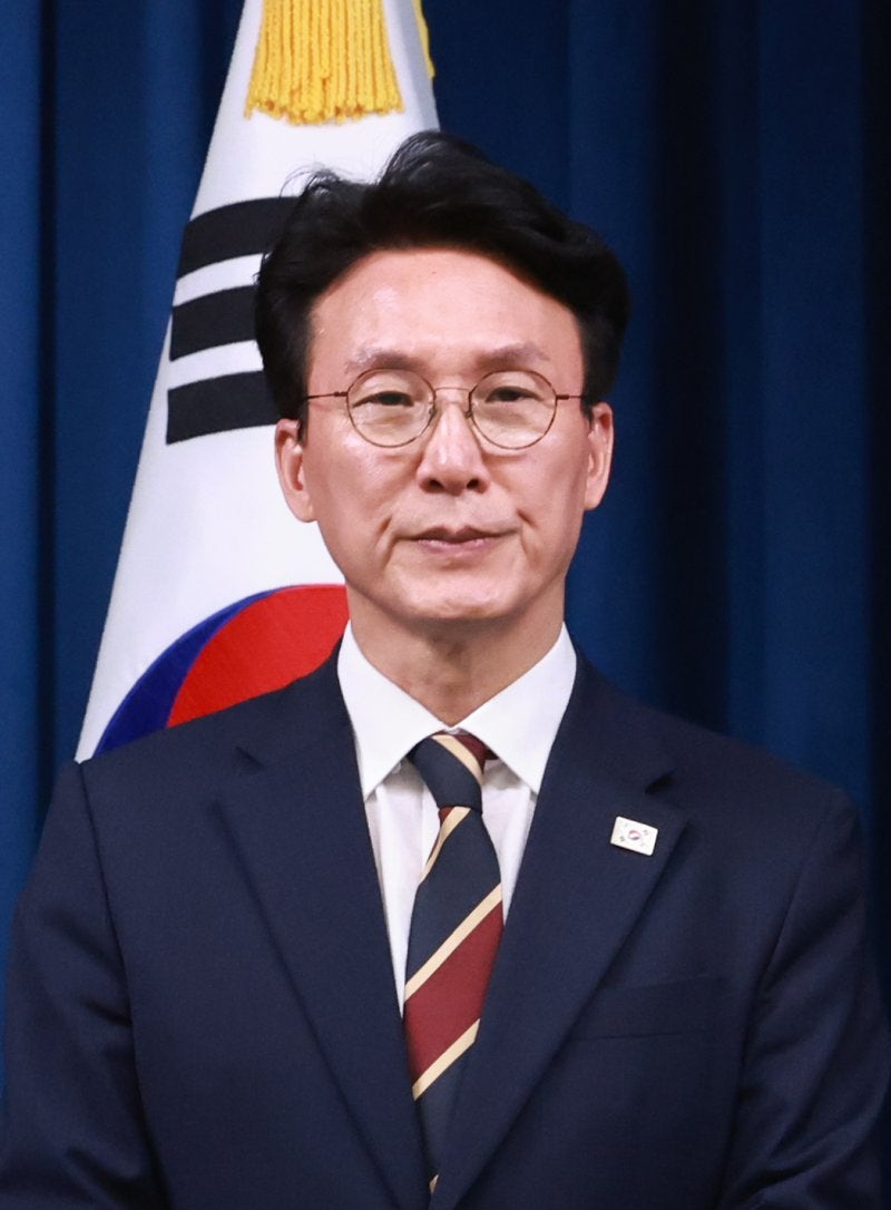 李, 첫 인사 직접 발표... 국무총리 김민석·비서실장 강훈식[<b>이재명</b> 대...