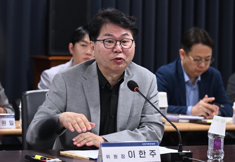 <b>이한주</b> "<b>검찰</b> 국민 눈 높이 맞춰 '환골탈태해야"