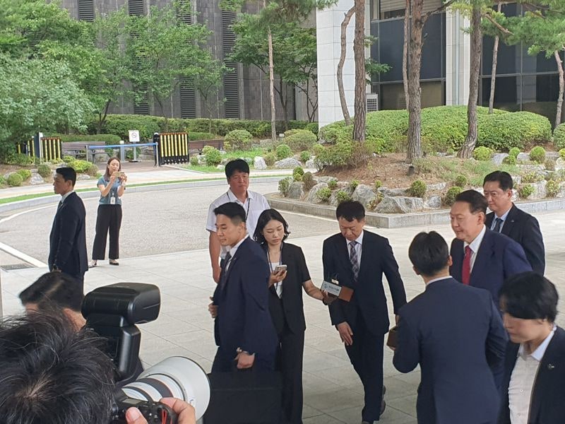 <b>내란특검</b> "尹 조사, 부장검사가 체포저지 혐의부터 신문"