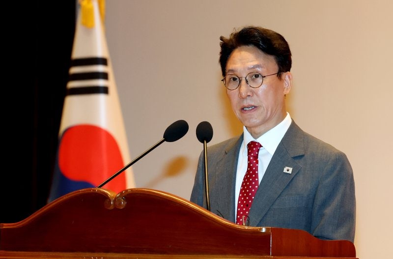 ‘붉은 넥타이’ 맨 <b>김민석 총리</b>...“약자 향한 마음은 하나"