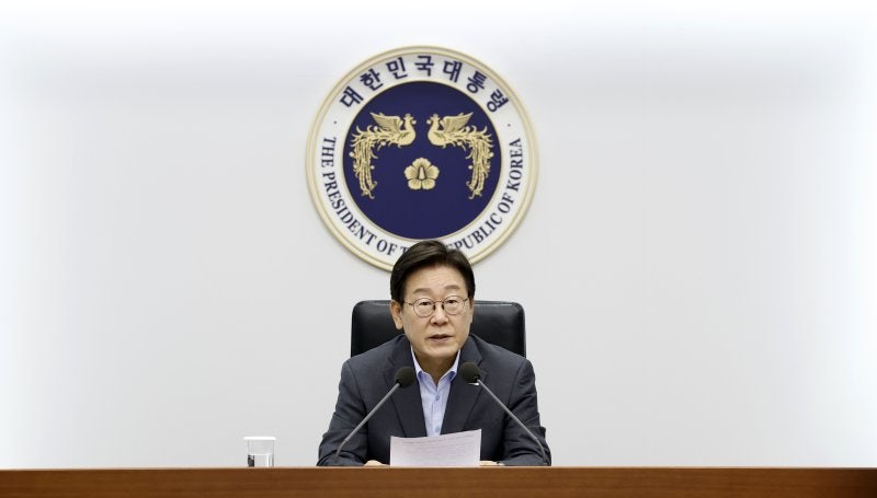 대통령실 "<b>RE100 산단</b> TF 구성·<b>특별법</b> 제정"…李 "규제 제로 검토" 지시