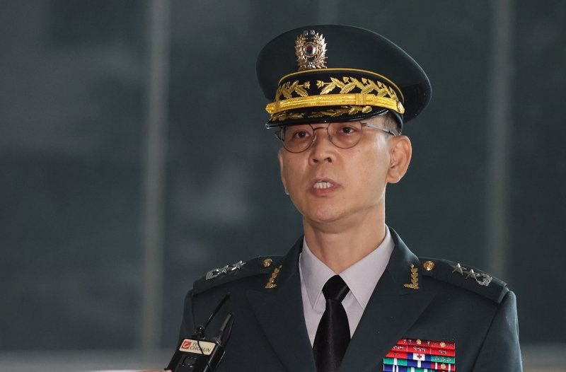 내란 특검, '<b>평양 무인기</b> 의혹' <b>김용대 드론사령관</b> 소환...金 "지시받은...