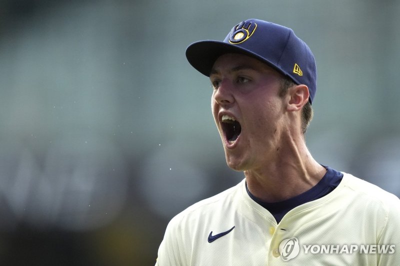 로버츠 감독은 참 배가 불렀다... NL 신인왕 투표 4위 <b>김혜성</b>을 <b>플래툰</b>...