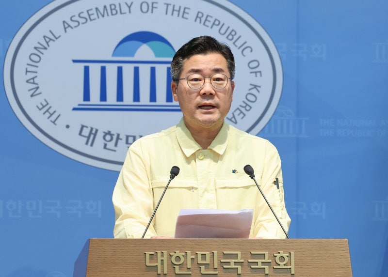 <b>박찬대</b> "이재명 대통령도 피해자…<b>검찰</b>과거사위법 제정"