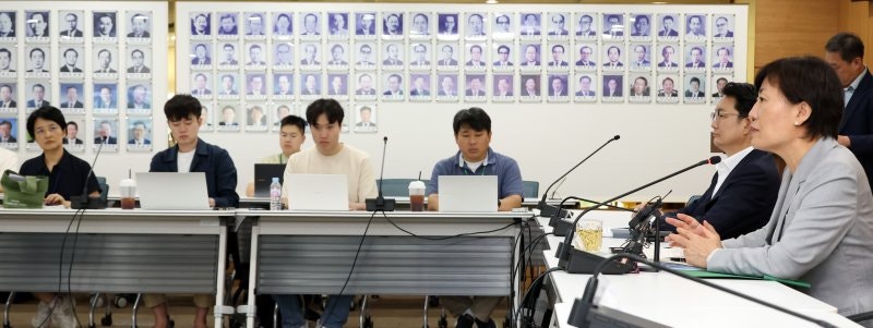송미령 장관 “美<b>농산물</b>, <b>검역</b> 단계 건너뛸 수 없다”