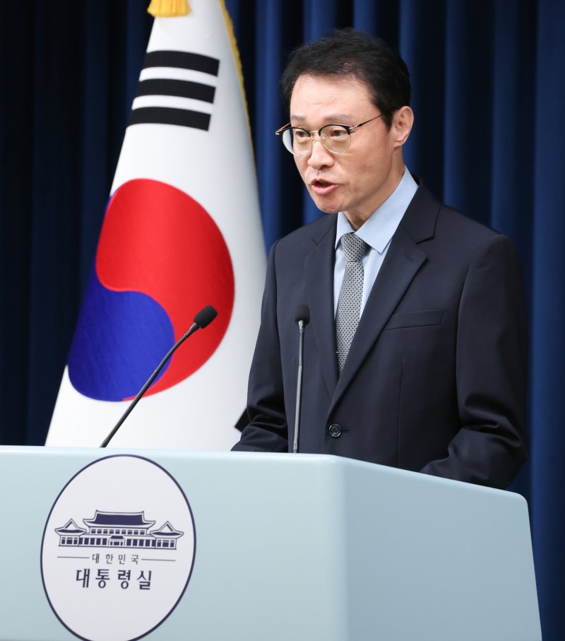 이규연 홍보소통수석이 26일 서울 용산 대통령실 청사에서 한미 정상회담 주요 의제 관련 브리핑을 하고 있다. 사진=뉴스1