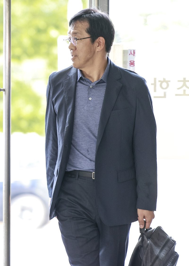 <b>황유성</b> 전 <b>방첩사령관</b> 특검 출석...<b>채상병</b> 사건 당시 軍정보 조사