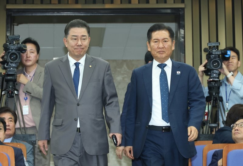 민주당 검찰개혁 의총…"<b>중수청</b>, <b>행안부 산하</b>가 다수 의견"