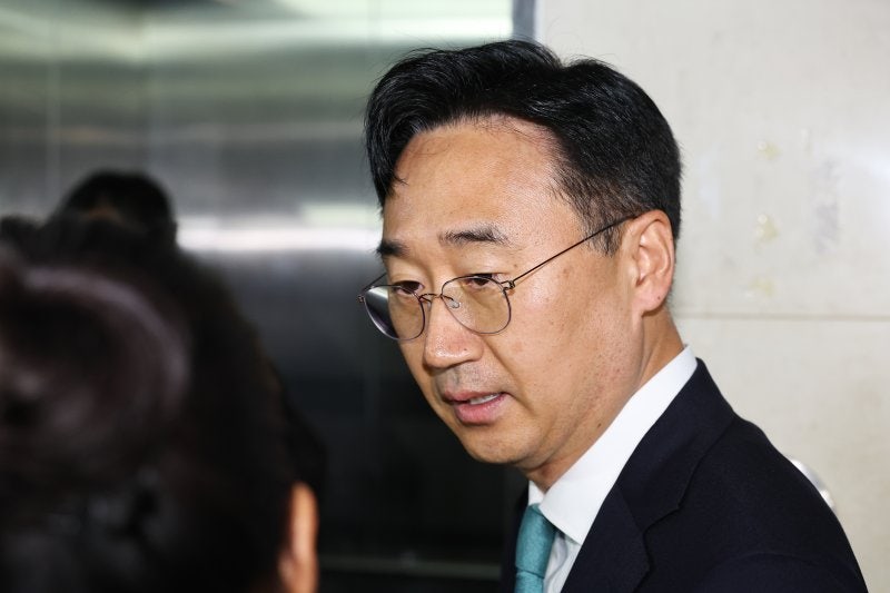 <b>채상병 특검</b>, 내일 신범철 전 국방차관 소환...국방부 ‘<b>윗선</b>’ 겨냥
