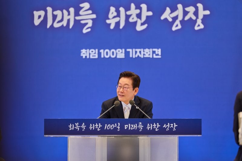 李<b>대통령</b>, 7대 핵심 민생 분야 <b>생활비</b> 경감 <b>대책</b> 지시