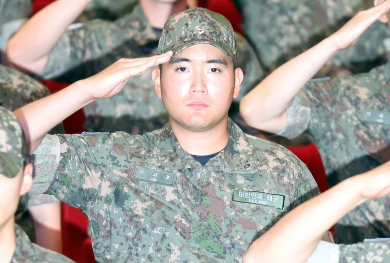 <b>이재용 장남</b> 지호 씨, <b>해군</b> 사관후보생 <b>입교</b>