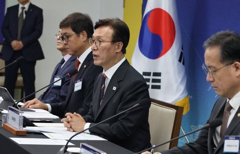 [속보] "모든 자원 투입"..김민석 총리 <b>국가정보자원관리원 화재</b> 대응 지...