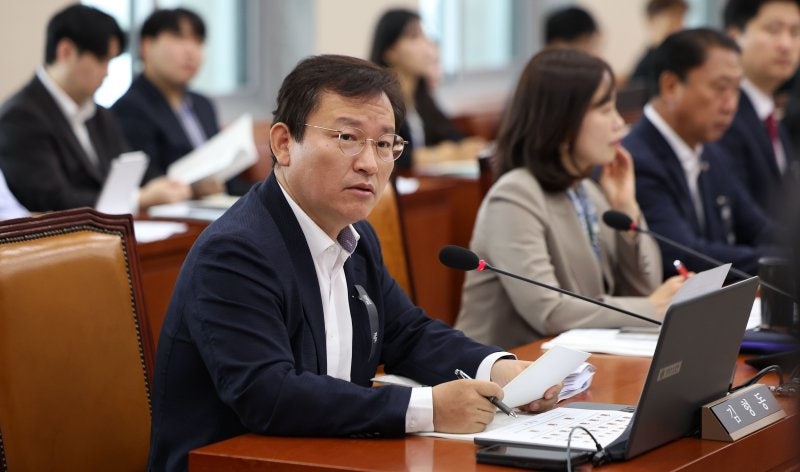 "주4.5일제, 소상공인에 부담" <b>노동</b>장관 "획일적 조치 고려 안해"[李정부...