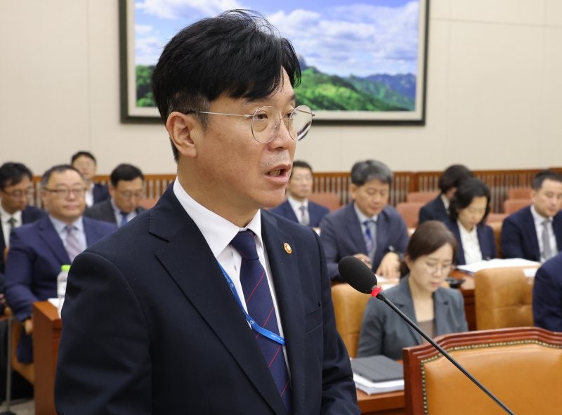 김영훈 장관 "<b>노란봉투법 보완입법</b> 검토"
