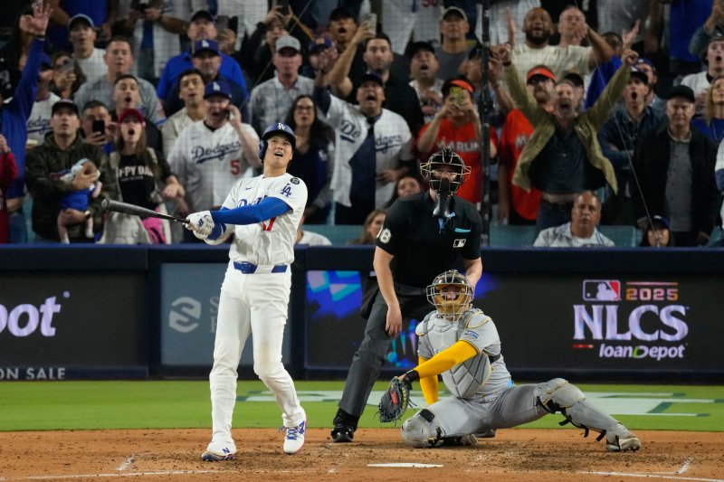 “인간 맞아? 신이 아니고?” <b>오타니</b>, <b>3홈런</b>·10K... 다저스는 2년 연속...