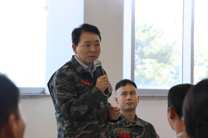 성일종 국회 국방위원장이 지난 16일 인천 백령도 해병대 6여단에서 열린 국정감사 현장점검에서 인사말을 하고 있다. 성일종 의원실 제공. /사진=뉴스1