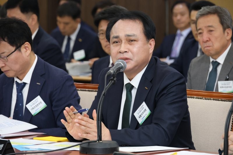 정정래 <b>코레일</b> 사장대행 "철도<b>안전사고</b>에 무거운 <b>책임</b>감.. AI로 위험 예...
