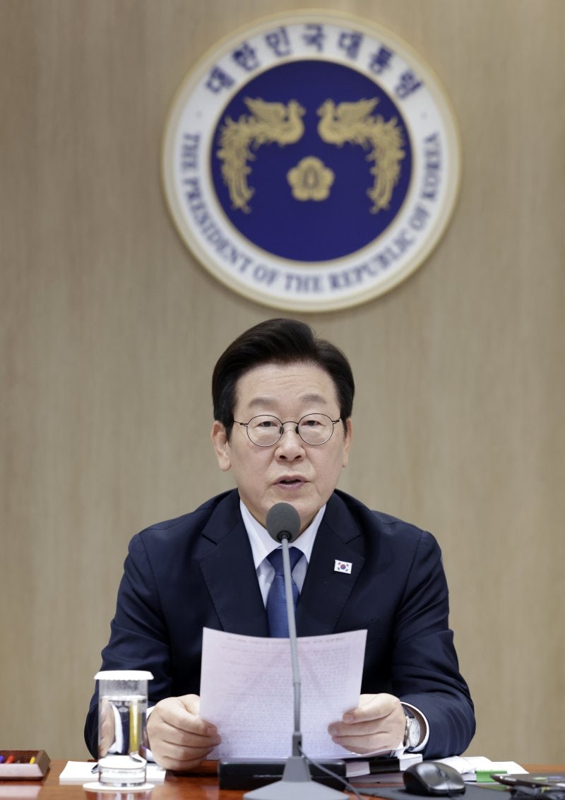 李대통령 "<b>의료개혁</b>, 충분한 공론화 거쳐 <b>추진</b>해야"