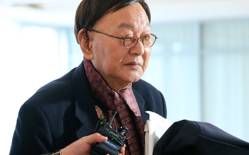 '최은순 최측근' 김충식 <b>김건희</b> <b>특검</b> 출석..."공흥지구 관여 안해"