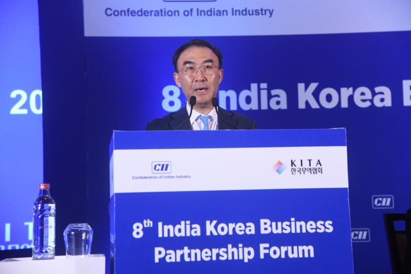 제8차 인도-한국 비즈니스 파트너십 포럼에서 이성호 주인도대사가 발언하고 있다. 인도 산업연맹(CII) 공식 X계정 갈무리