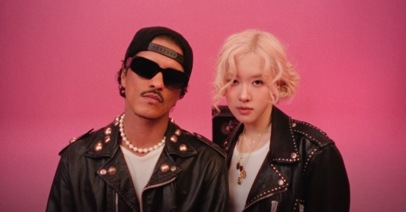 브루노 마스(왼쪽)와 로제. 뉴스1