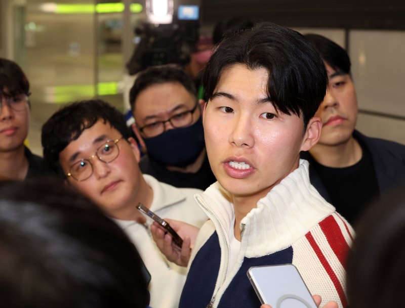 다저스 김혜성, 미국선 칭찬 국내선 아버지 빚투 논란 시끌