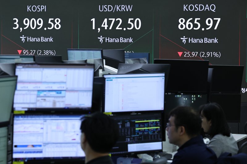 물 타도 소용없었나봐 개미 60% 손실 4050세대가 최악